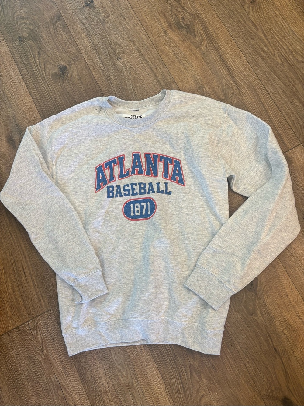 Ladies Small Atlanta Braves MLB Baseball Sweatshirt